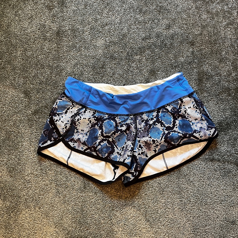 Lululemon speed shorts 2.5" size 6